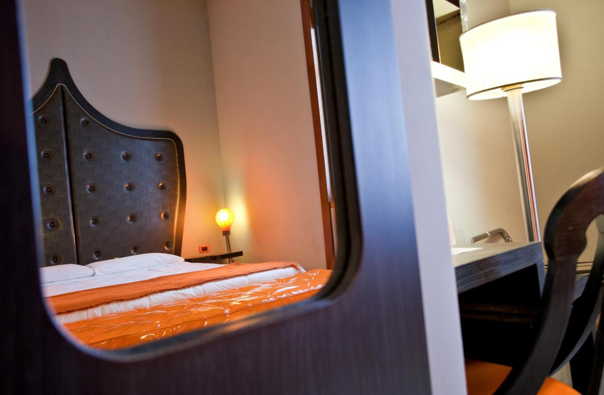 Orange Hotel — Fotos 2